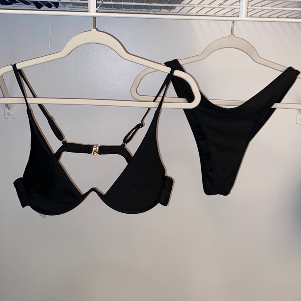 Thong bikini